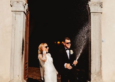 italy-wedding-lake-garda-champagne-spray